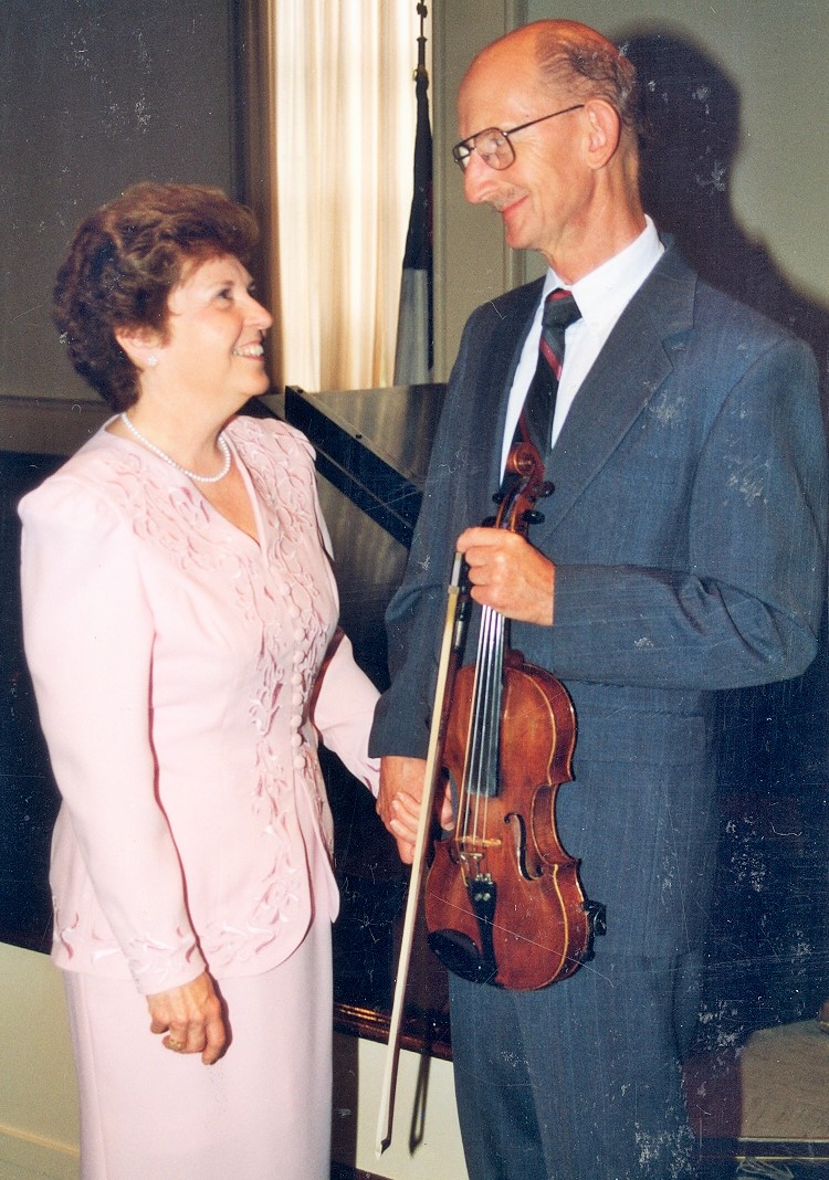 Dave and Lois Share Musical Gifts
